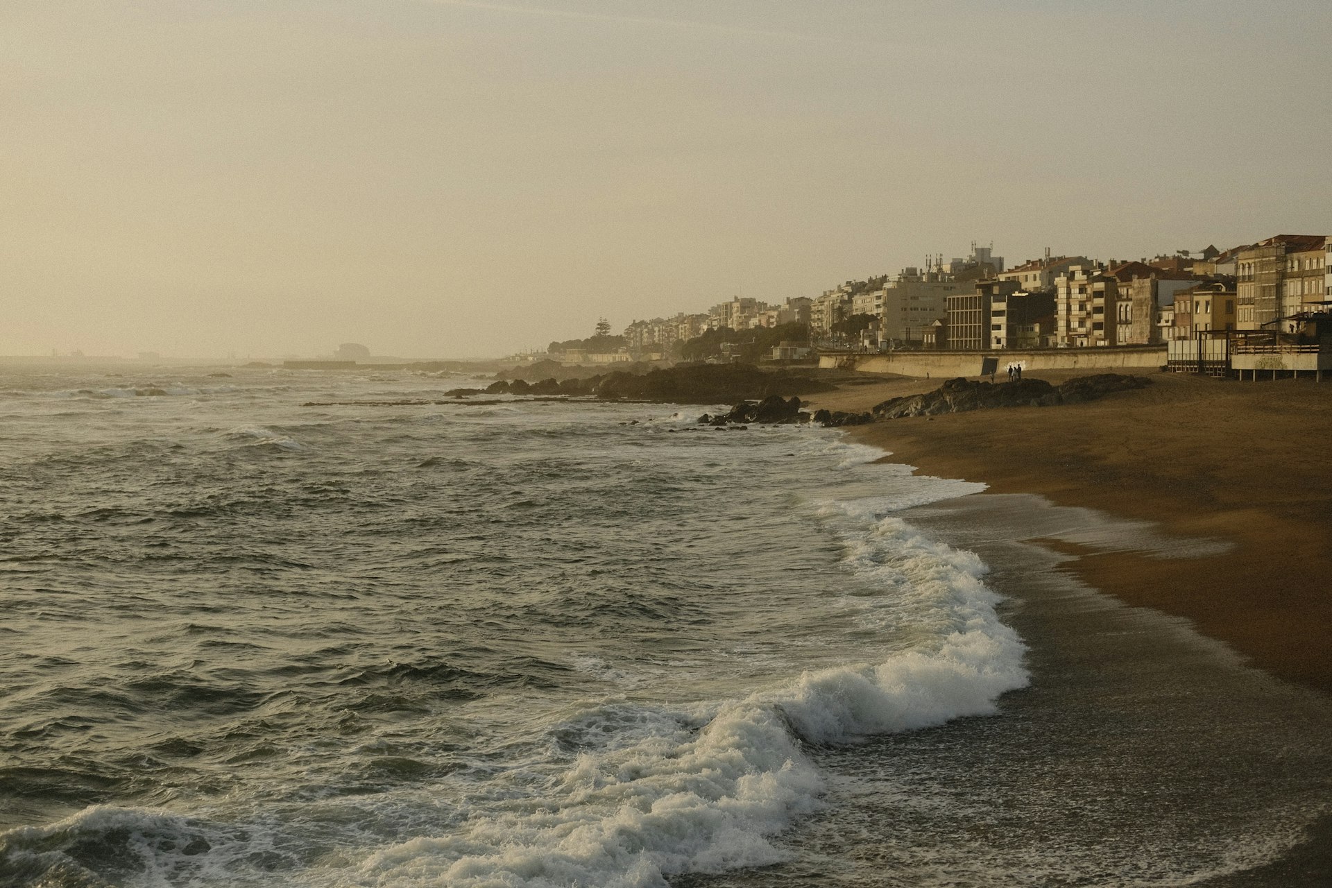 Unlocking the Benefits of Coastal Lifestyle Living: Health, Wellness, and Practical Steps